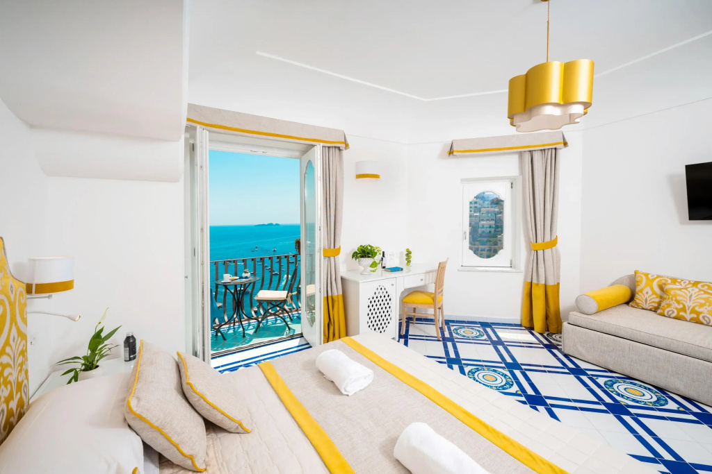 Deluxe Double room (full double bed)