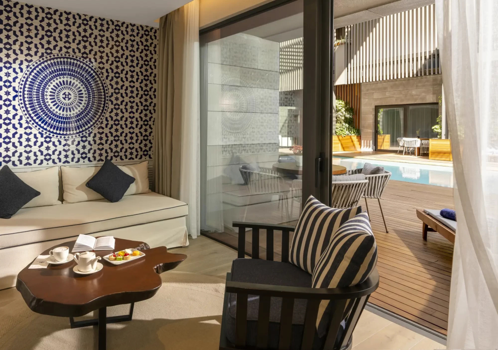 Двухместный номер Swim Up Superior двуспальная кровать в Kaya Palazzo Resort & Residences Le Chic Bodrum