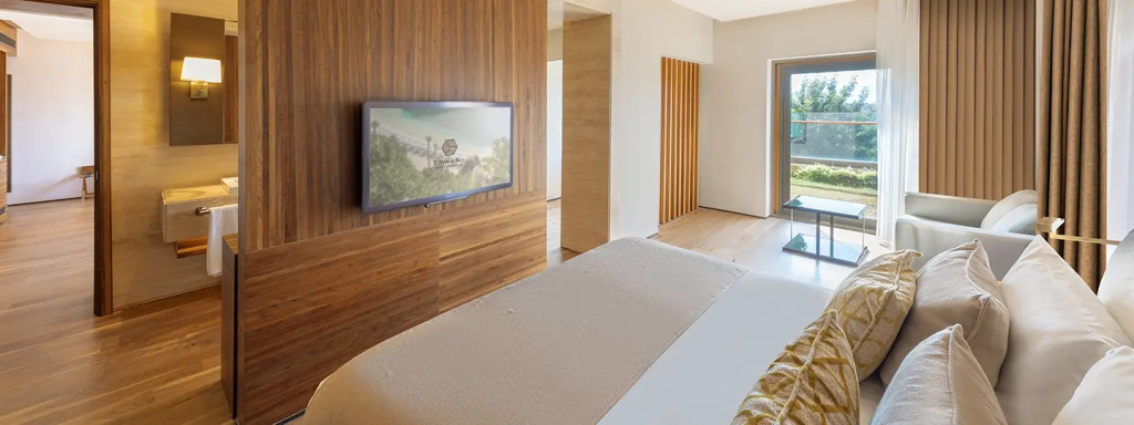 Premier Suite with mountain view