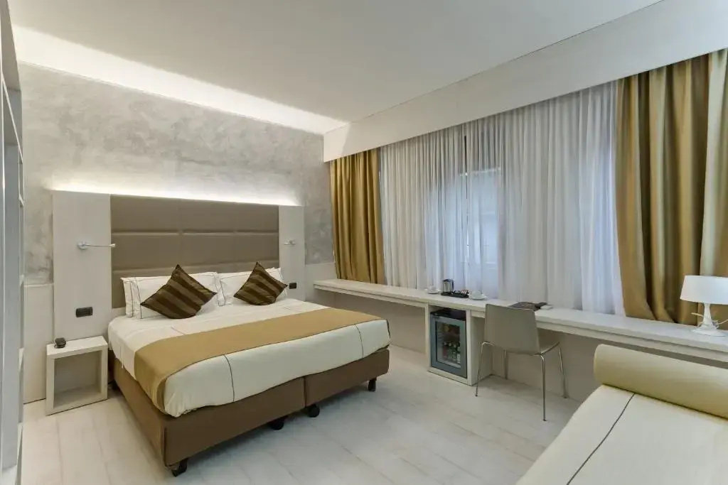 Double Junior Suite (full double bed)