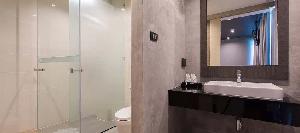 Maya Phuket Airport Hotel - Tap to explore photos
