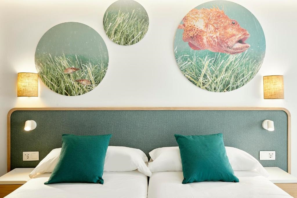 Star Prestige Double room with balcony and with side sea view (twin beds)
