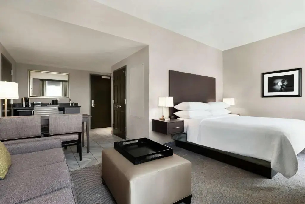 Embassy Suites by Hilton Charlotte Ayrsley - Chambres