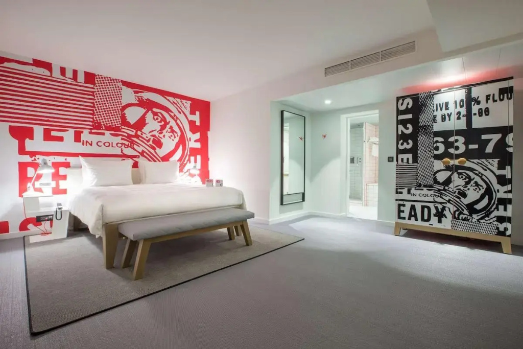 Double Suite (full double bed)