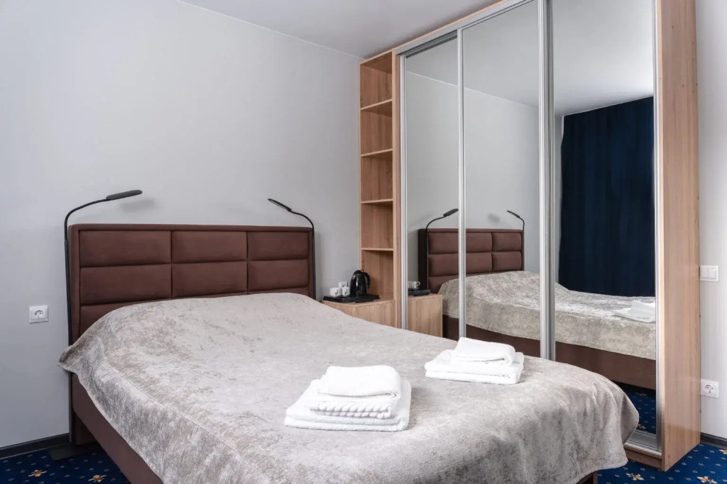 Comfort + Double room (full double bed)