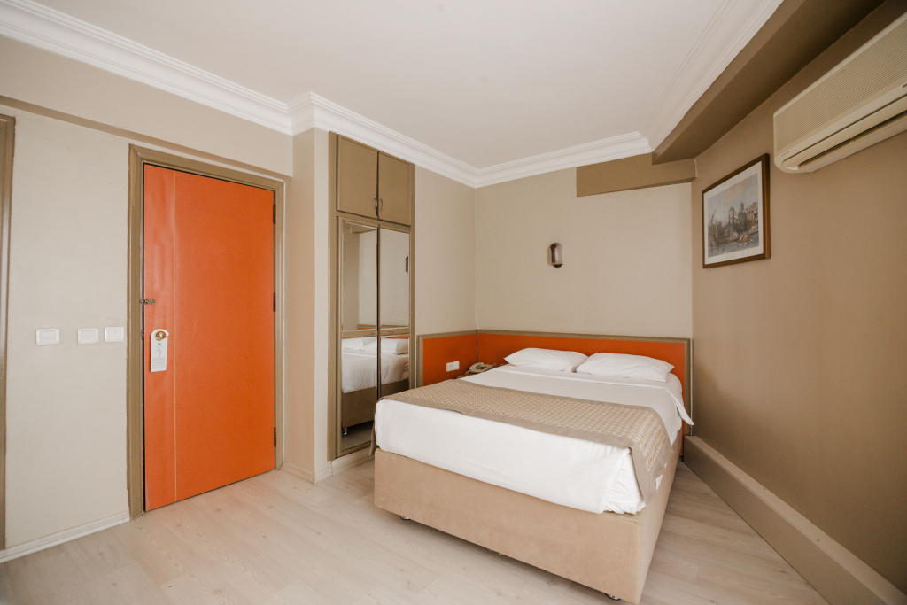 Economy Double room (full double bed)