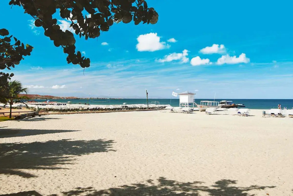Beach & Waterfront