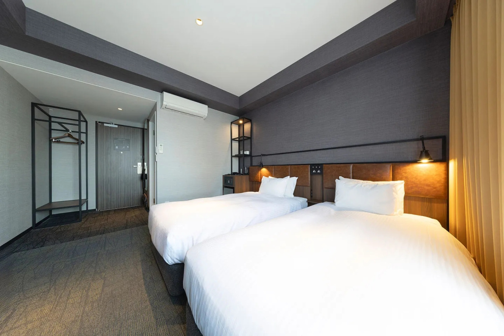 Corner Double room (twin beds)