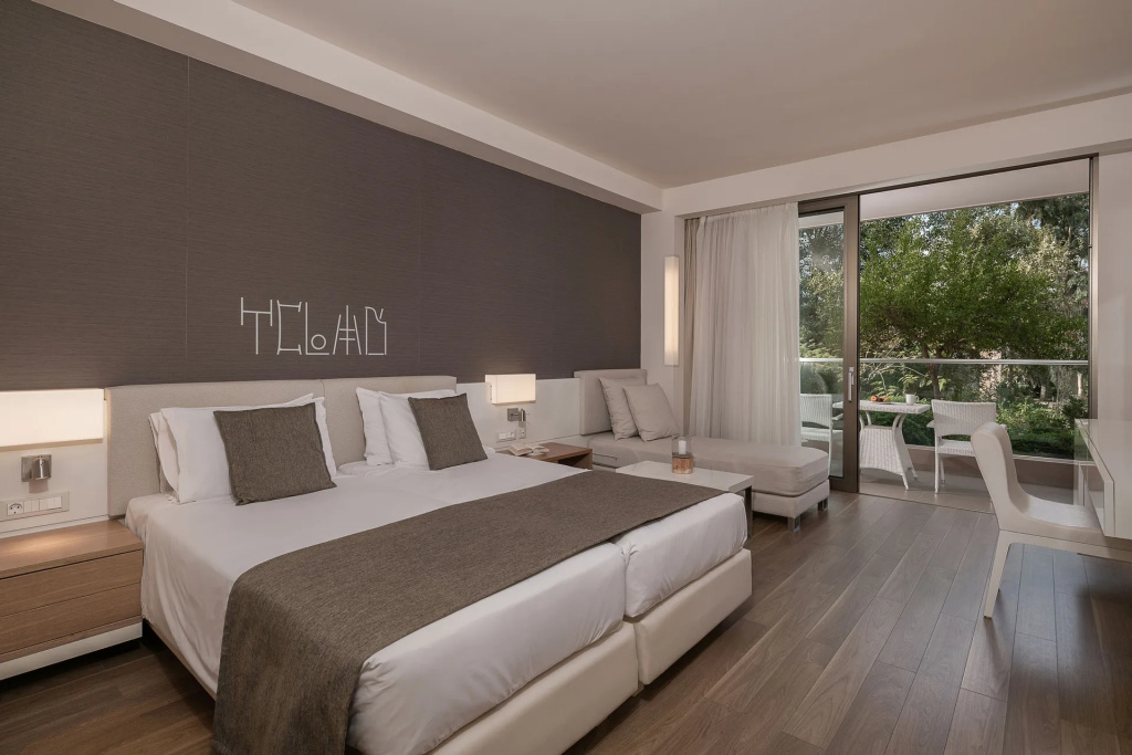Avra Imperial Hotel Room Type - Deluxe Double room (full double bed)