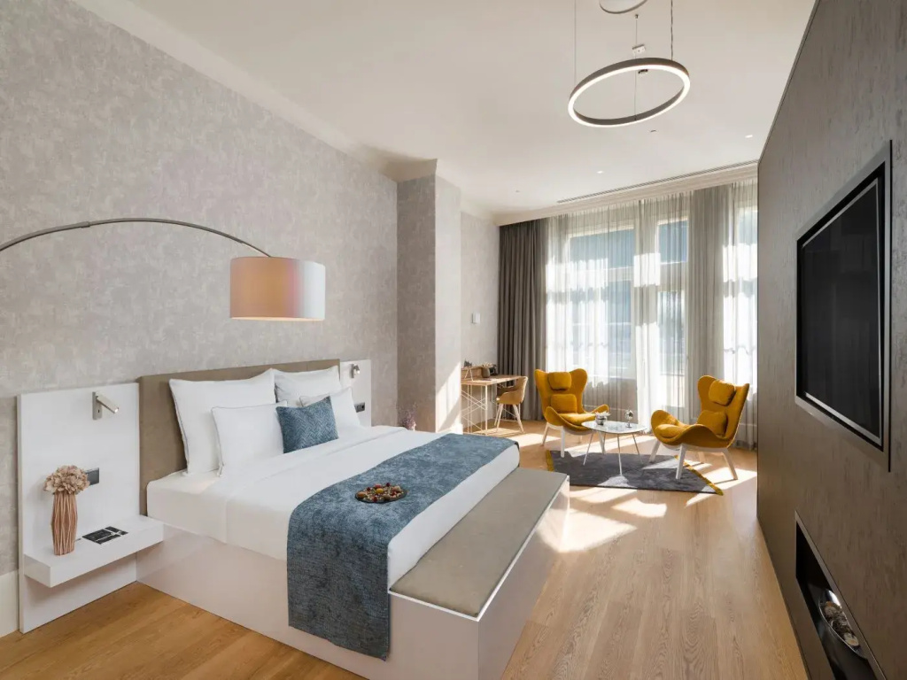 Presidential Double Suite with Danube view (full double bed)