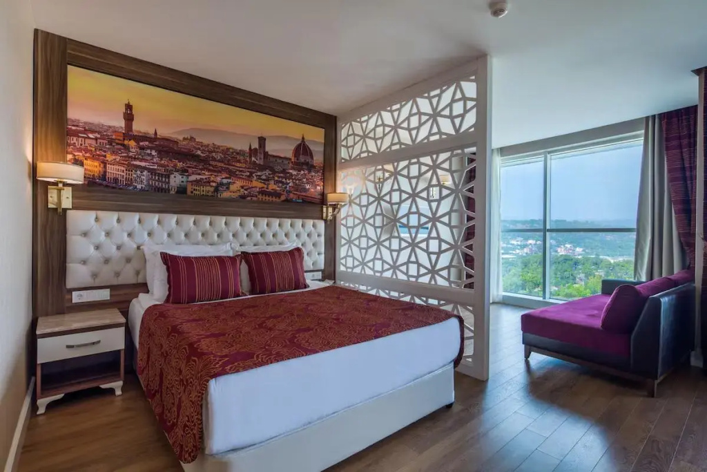 Standard Double room with land view (full double bed)