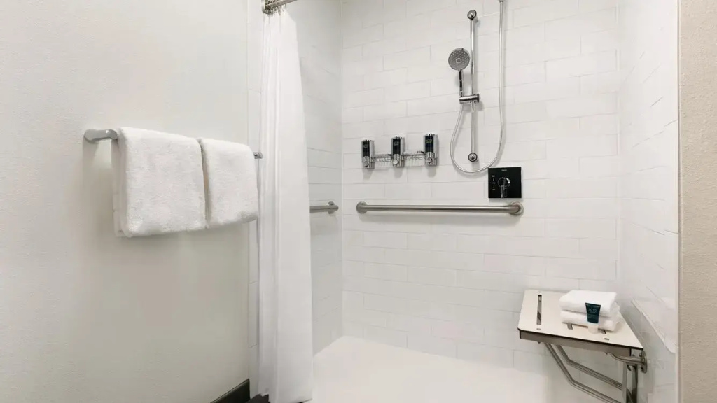 Four Points by Sheraton Raleigh Arena - Chambres