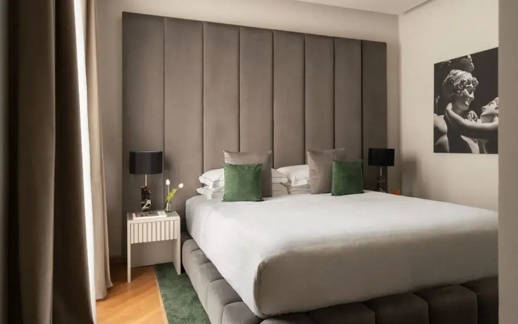 Deluxe Double Suite (full double bed)