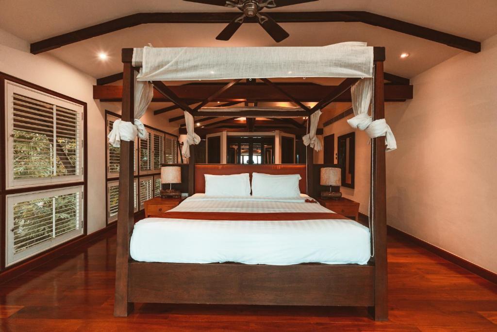 Barcelo Coconut Island