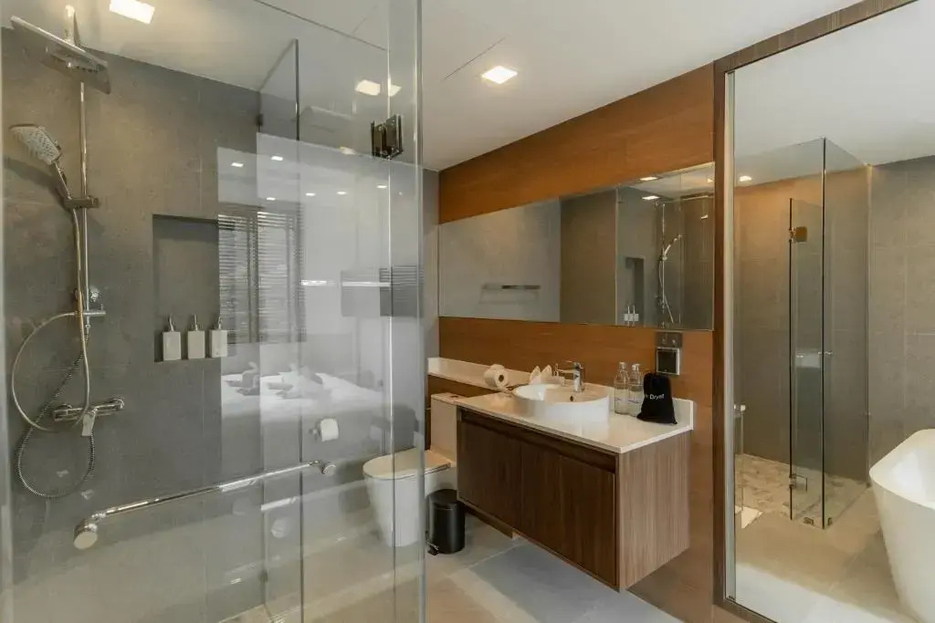 Люкс с 2 комнатами в The Proud Karon Beach Phuket Trademark Collection By Wyndham