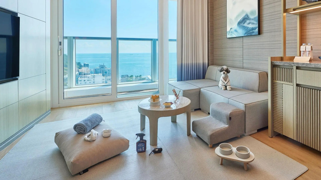 Deluxe Pet Double Suite with Mipo harbour view (full double bed)