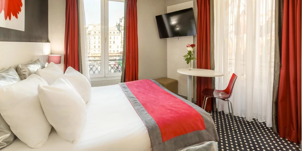 Double room (full double bed)