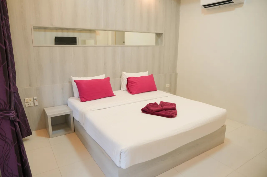 Garden Double Villa full double bed