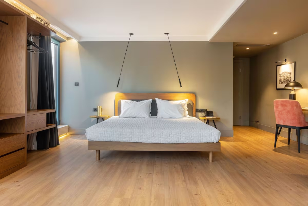 Double Suite Acropolis (full double bed)