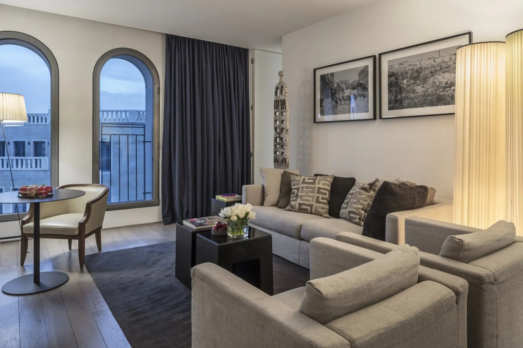 Residence Double Suite (full double bed)