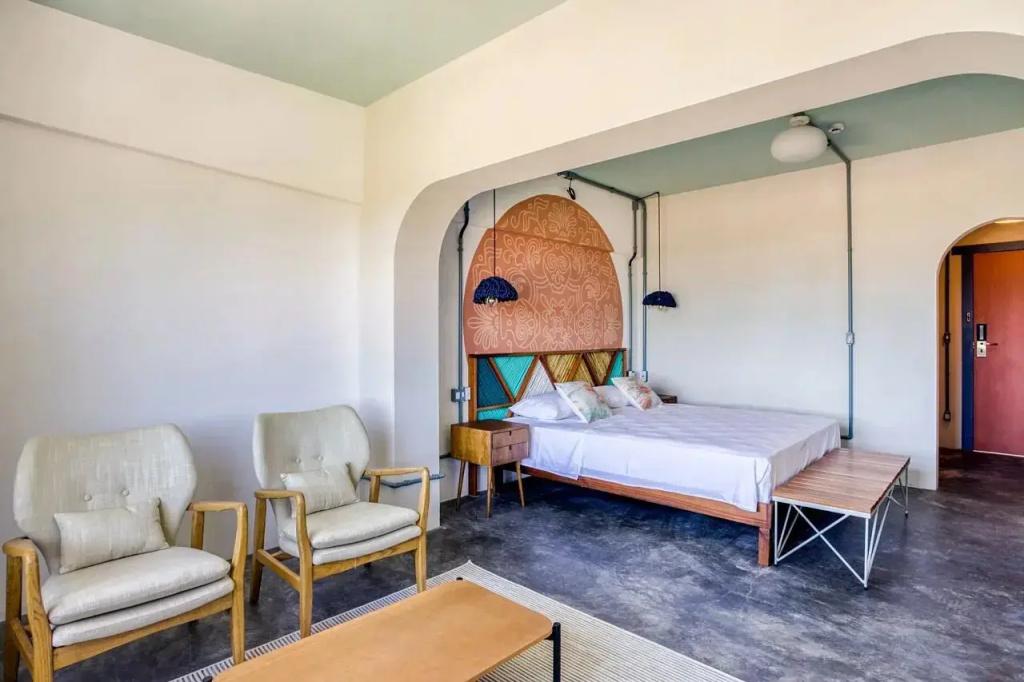 Double Suite (full double bed)