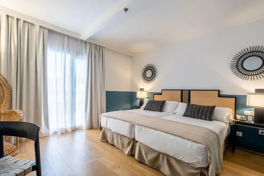 Double room (twin beds)