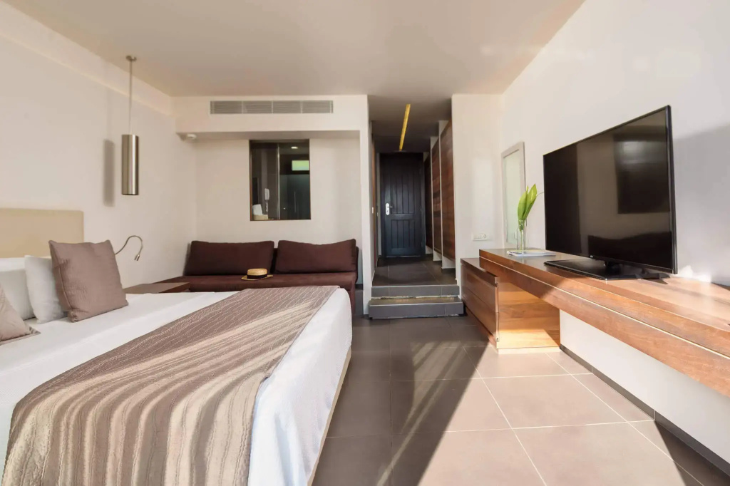 Double Bungalow with balcony and with sea view full double bed