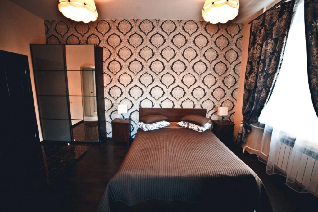 Weekend Apartment - Tap to explore photos