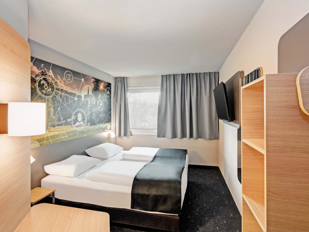 Standard Double room (full double bed)