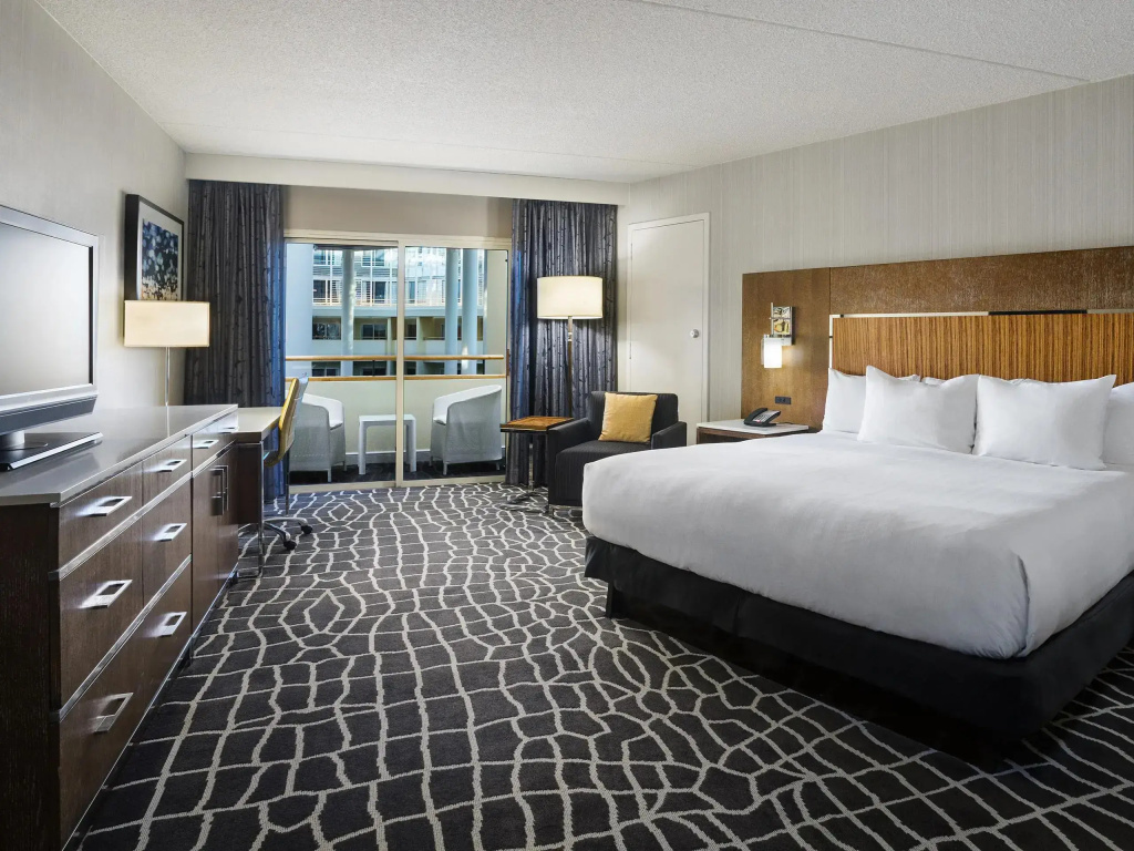 Atrium View Double room with balcony (full double bed)