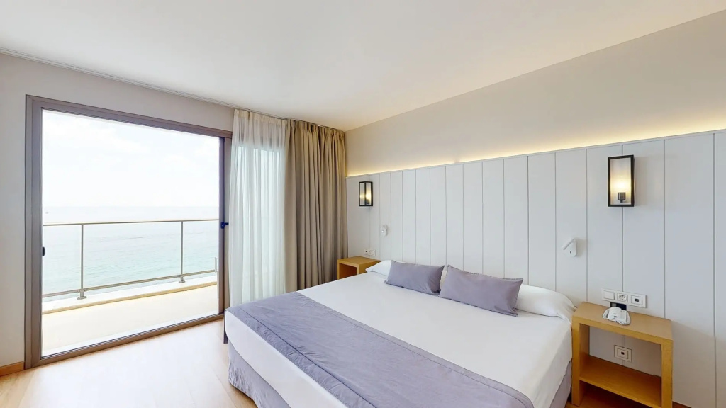 Double Suite (full double bed)