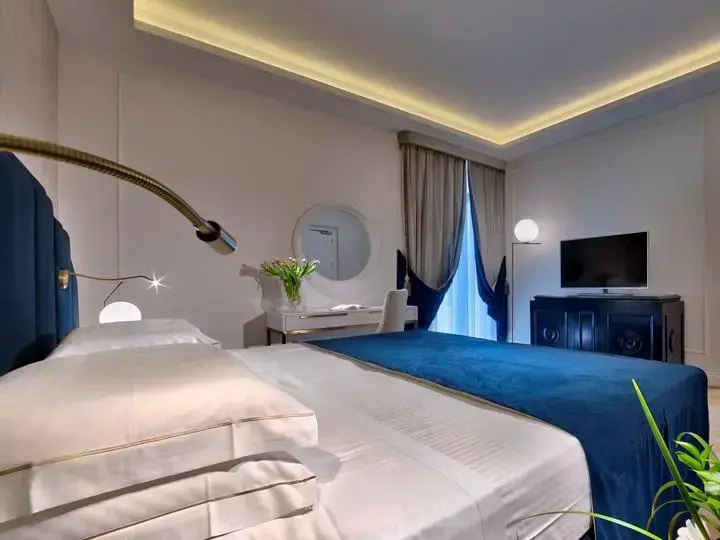 Classic Double room (full double bed)