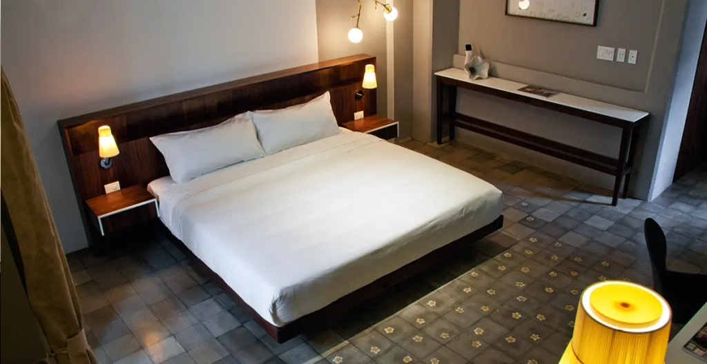 Deluxe Double room (full double bed)