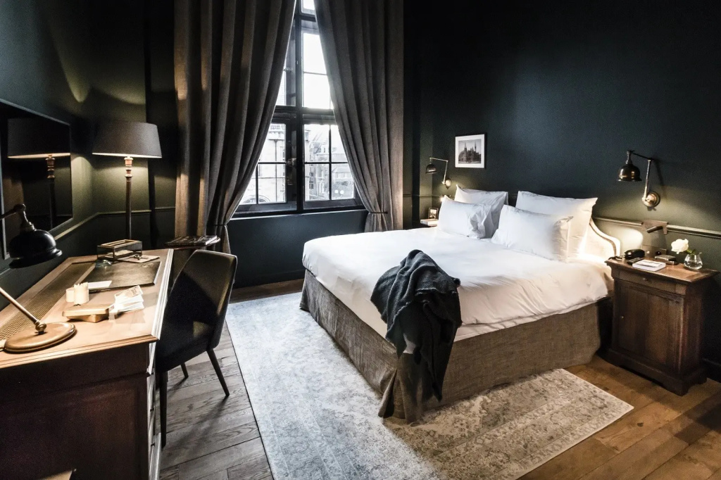 Envelope Double room (full double bed)