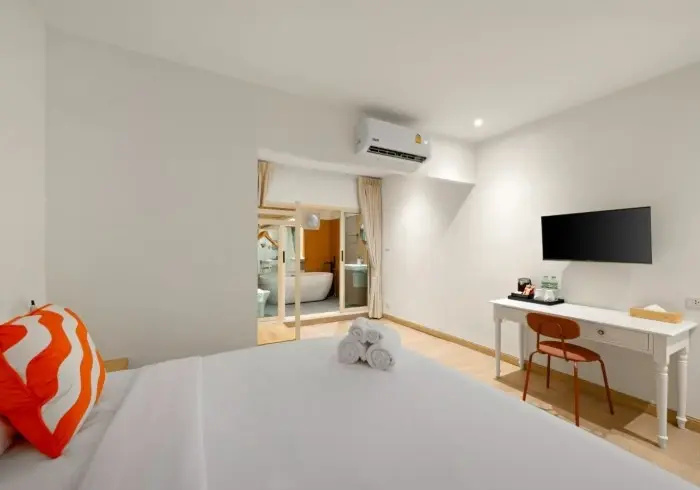 Deluxe Bathtub Double room (full double bed)