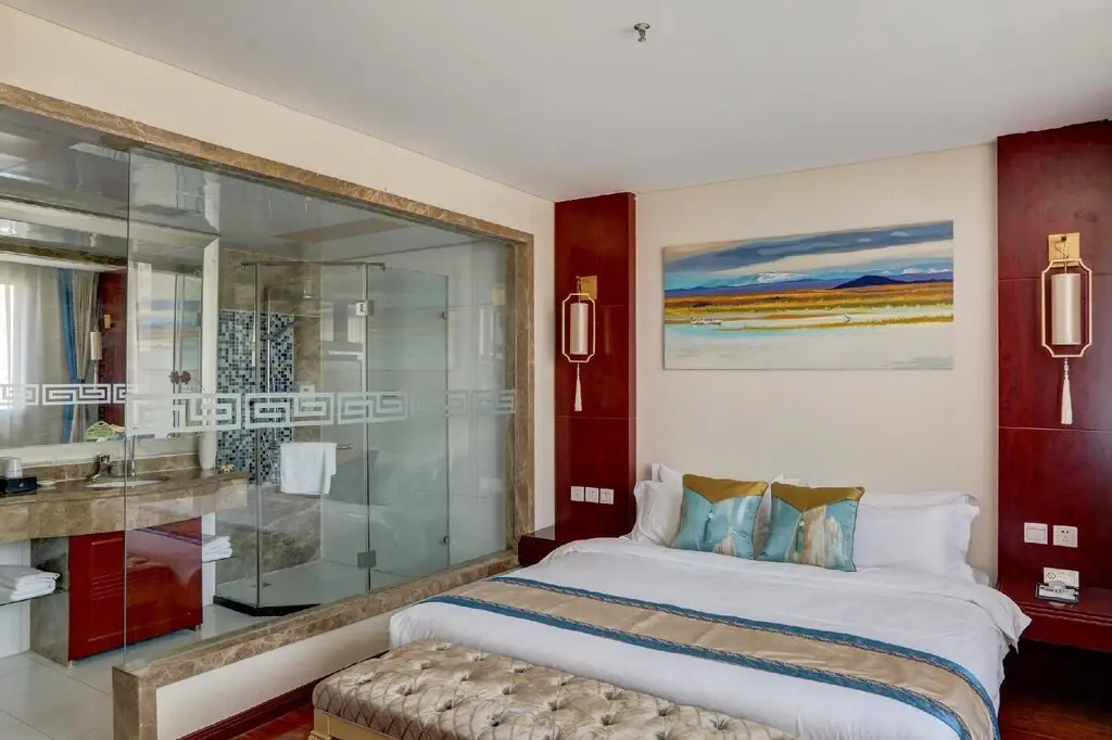 Business Double Suite (full double bed)