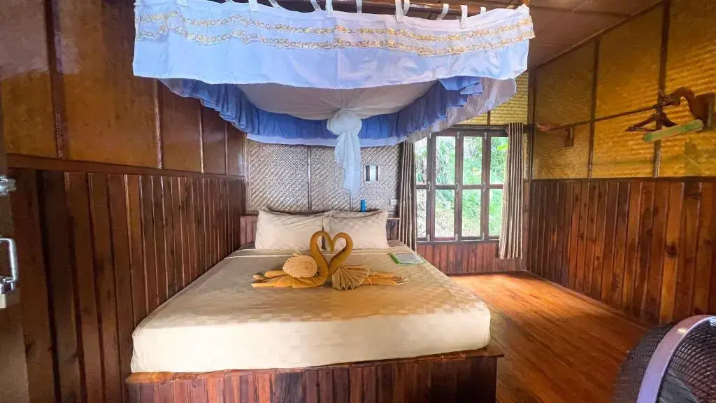 Double Bungalow with balcony (full double bed)