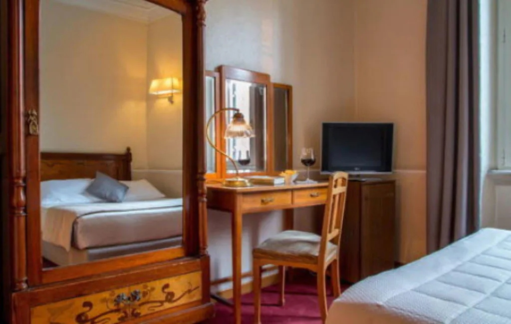 Alexandra Hotel - Général