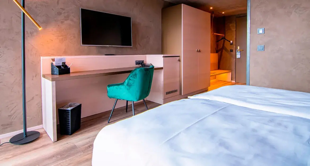 Superior Double room (full double bed)