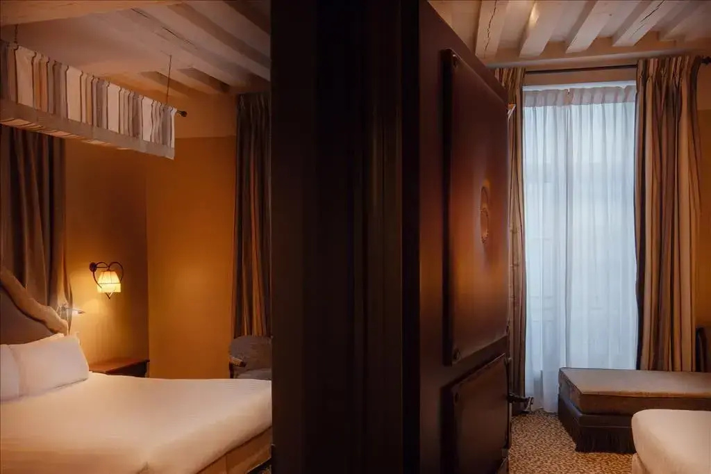 Hotel Odéon Saint Germain 61