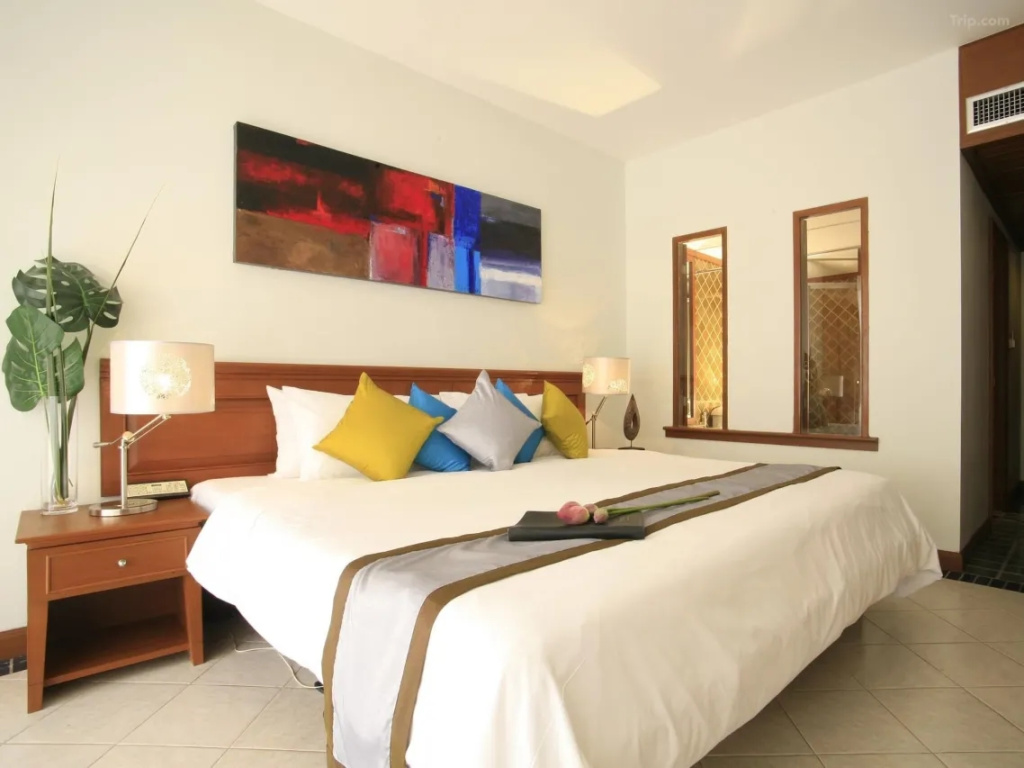 Superior Double room with partial sea view (full double bed)