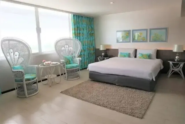 Pearl Double Suite (full double bed)