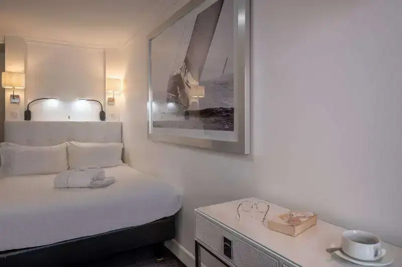 Business Comfort room