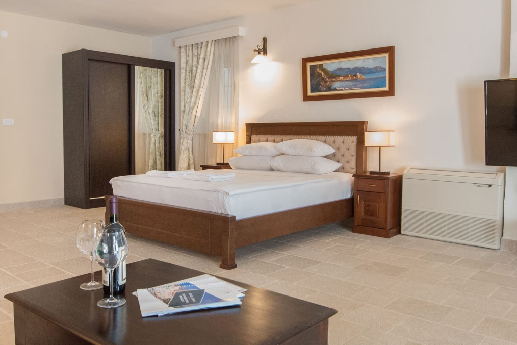 Double Studio (full double bed)