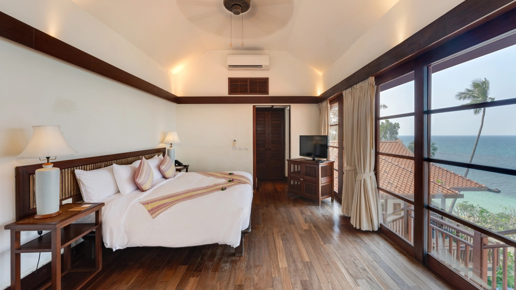 4 Bedrooms Pool Residence oceanfront