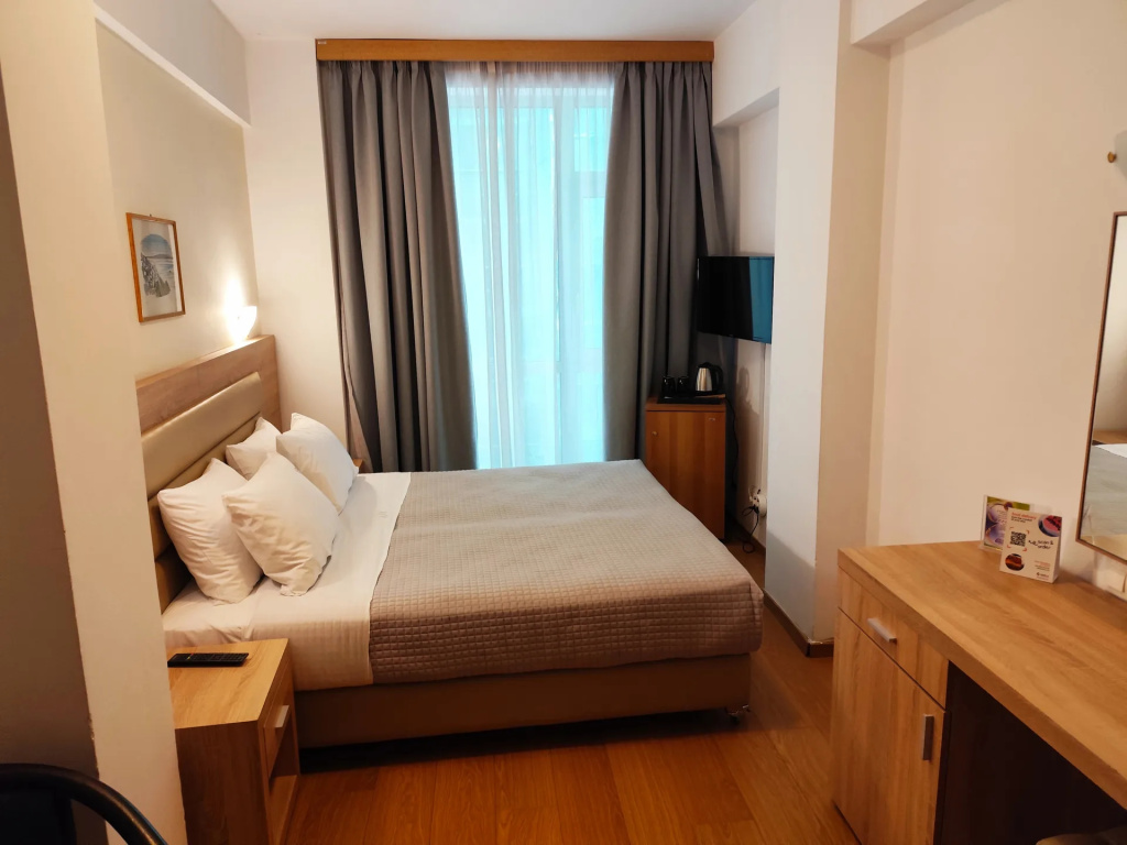 Internal Double room (full double bed)