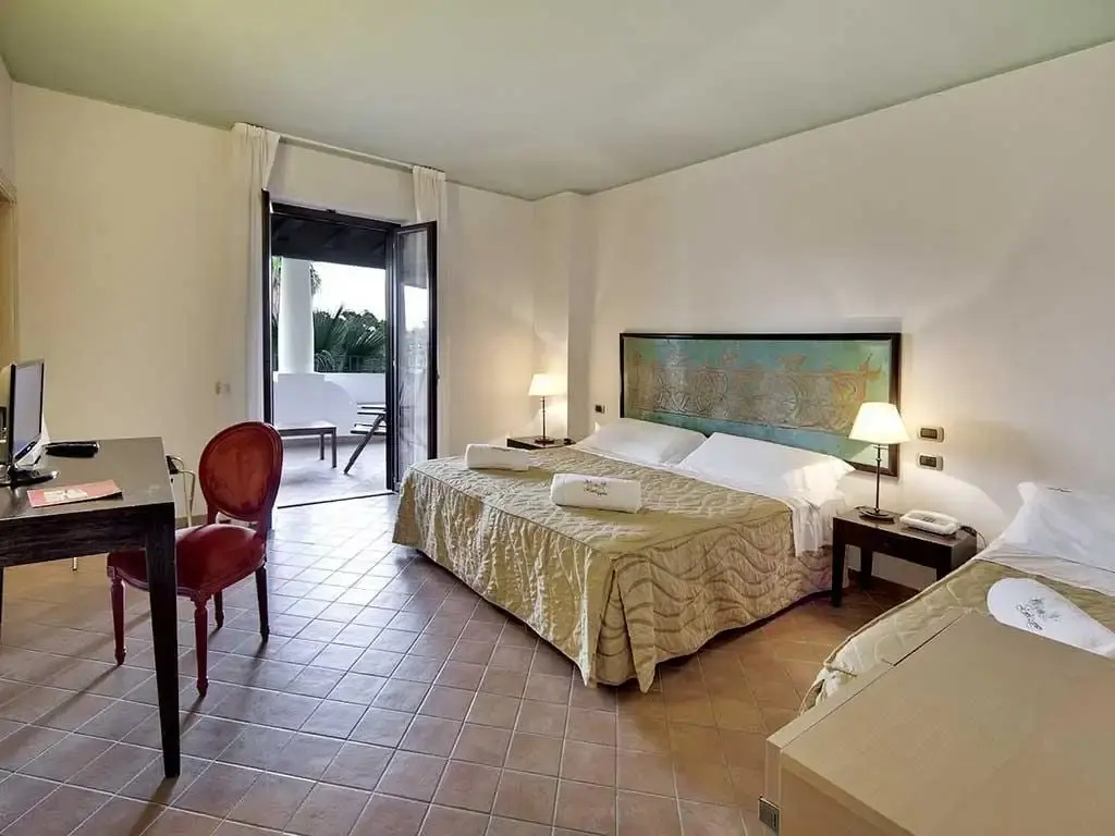 Standard Triple room