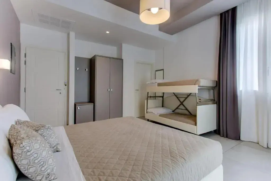 Master Quadruple room