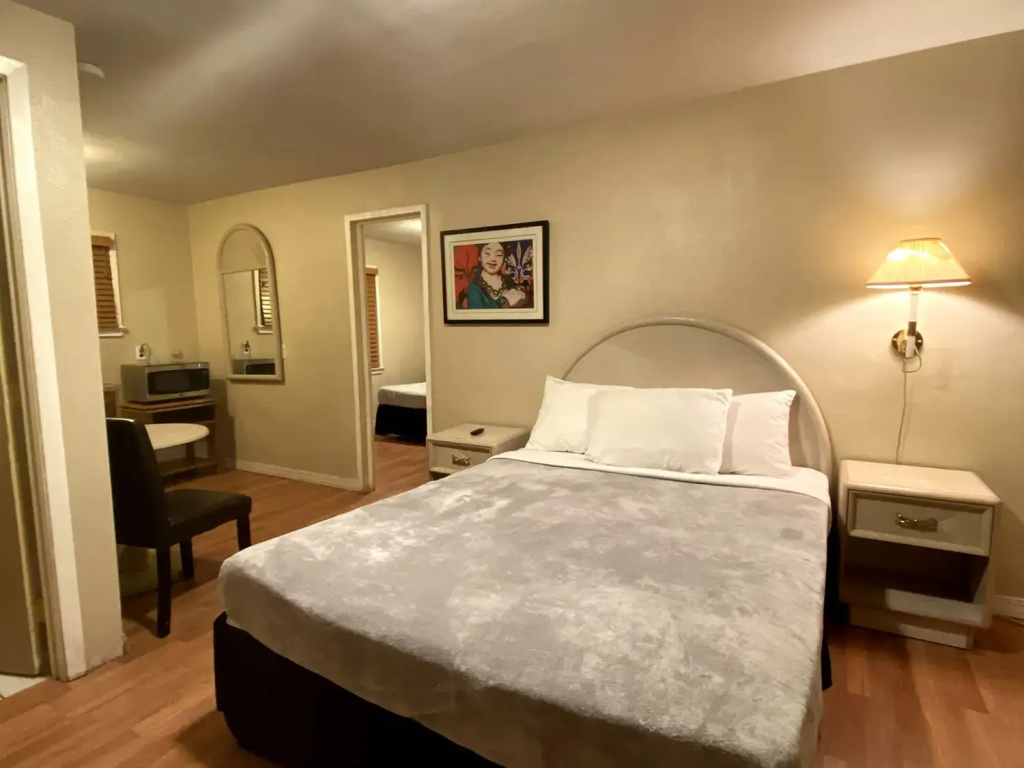 Sunland Inn Motel