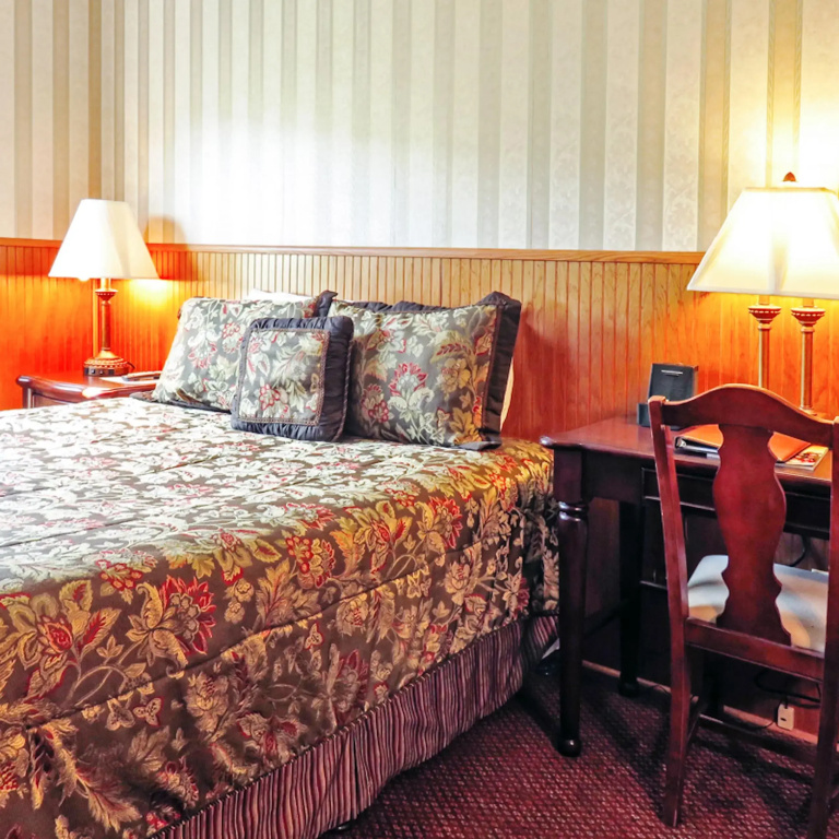 Historic Double room (full double bed)